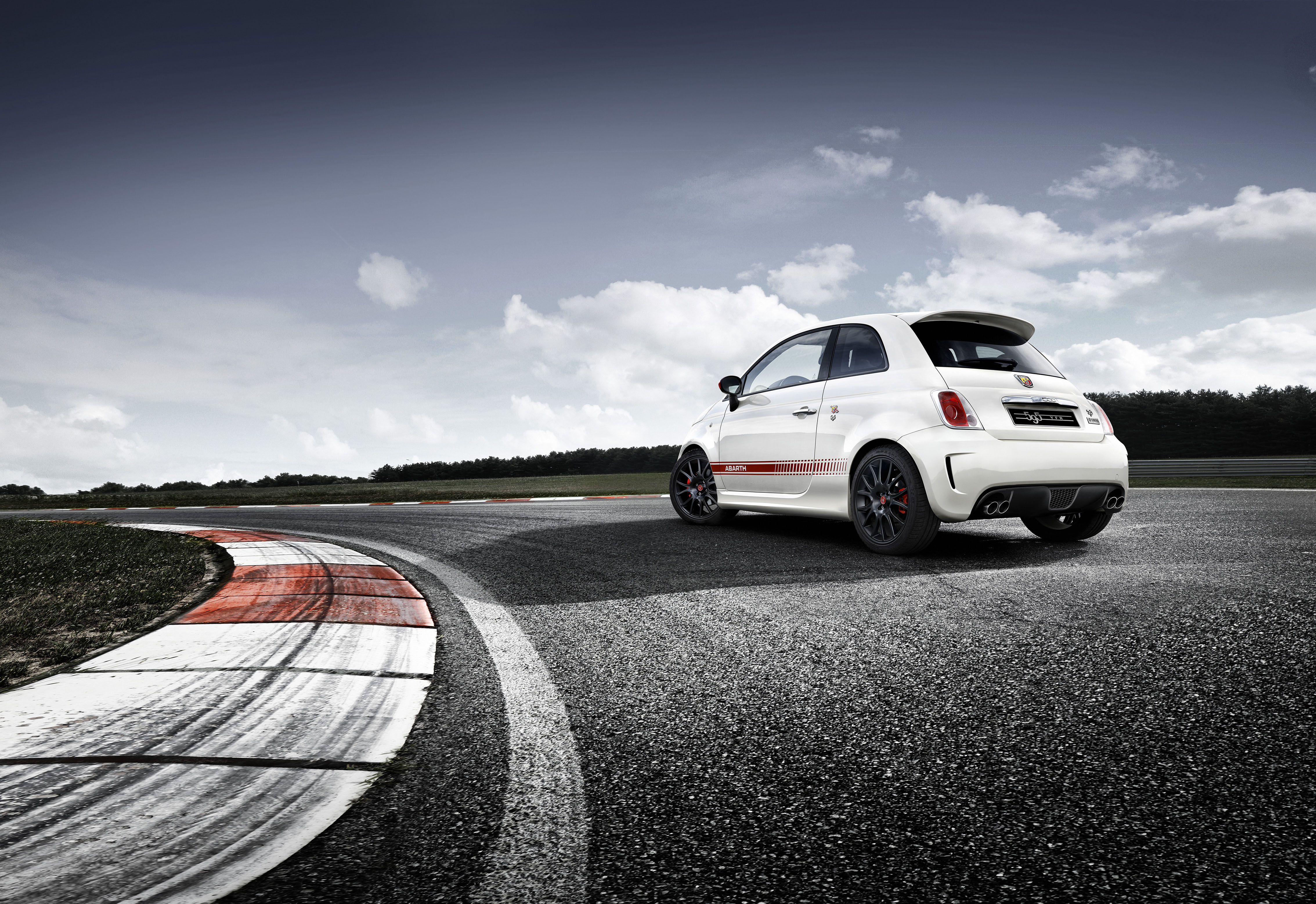 Welk model is onder Abarth logo verkrijgbaar?