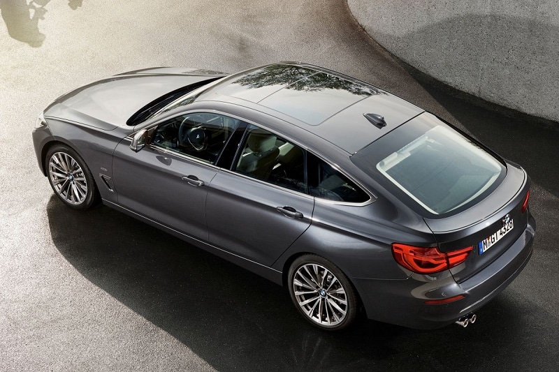 3. Controleer op de aansluiting van de panelen