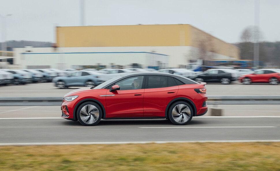 Waarom elektrische auto's het best presteren in de herfst