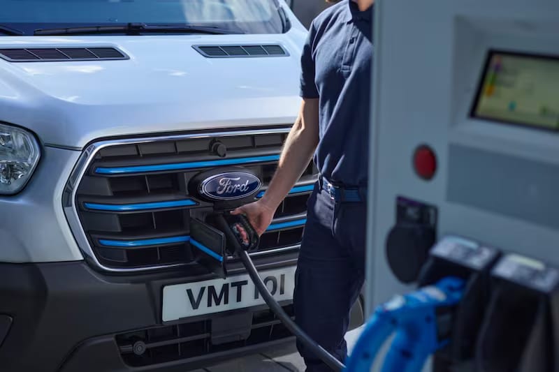 Let op de maximale actieradius en laadtijd