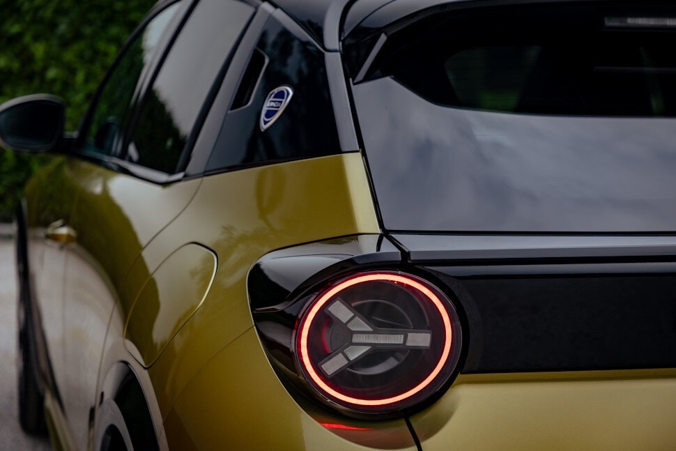 Europese autoverkopen mei 2025 – Roemrucht Italiaans merk heeft het zwaar, ook Tesla ziet verkoop dalen