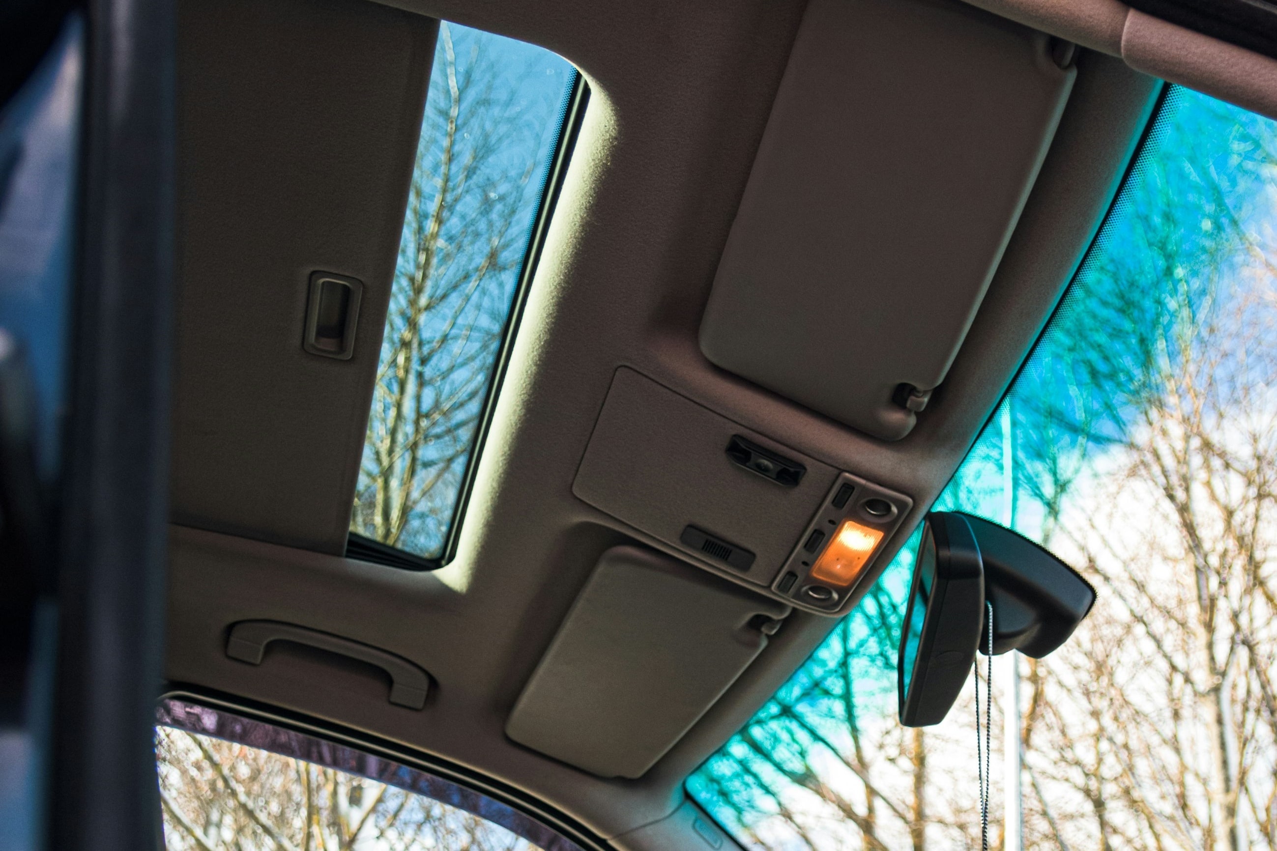 Wat is een schuif-kanteldak precies?