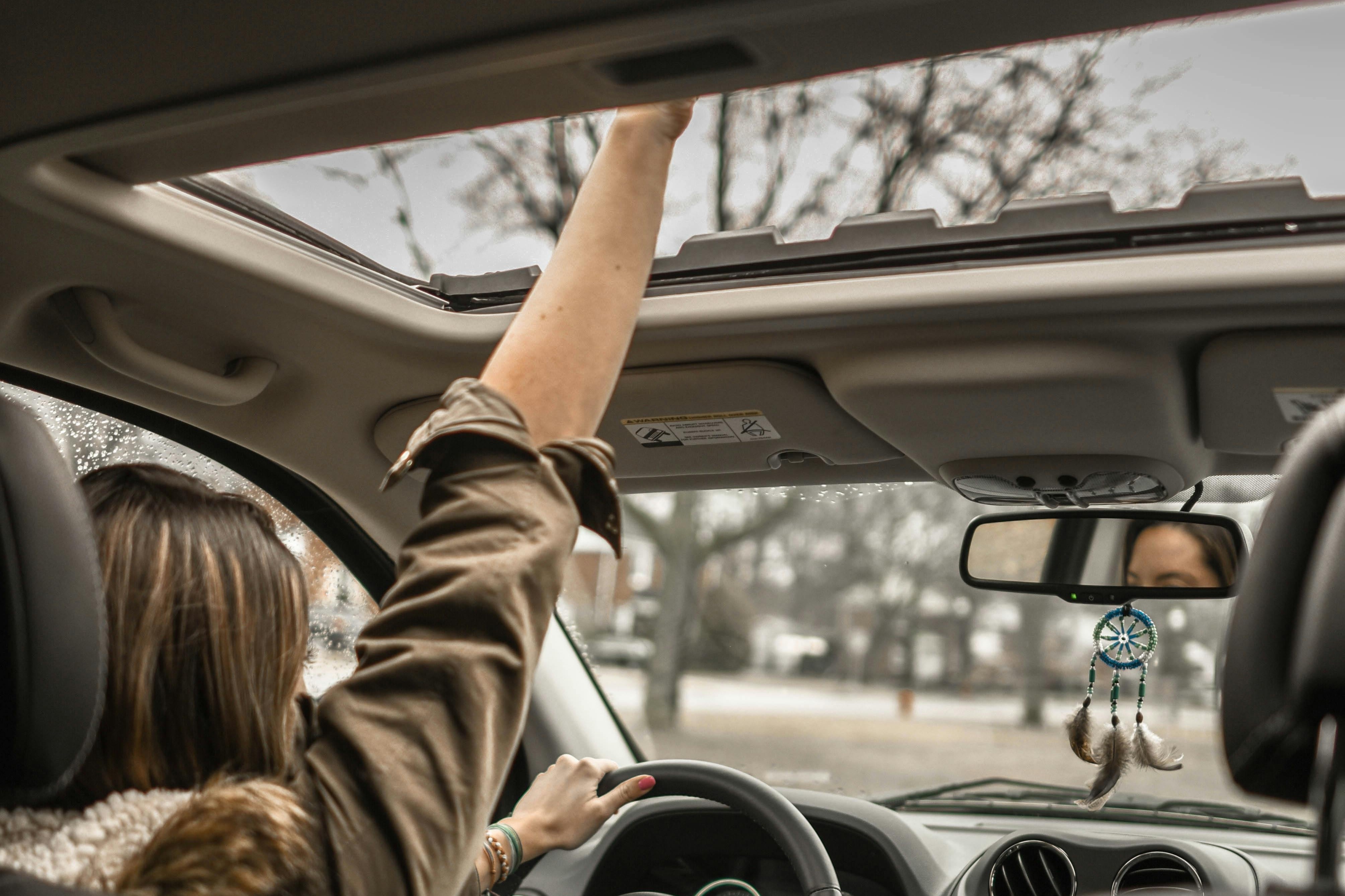 Tips voor het kopen van een auto met schuif-kanteldak