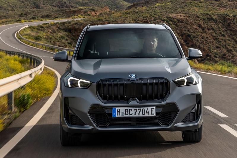 BMW X1 U11 met trekhaak image