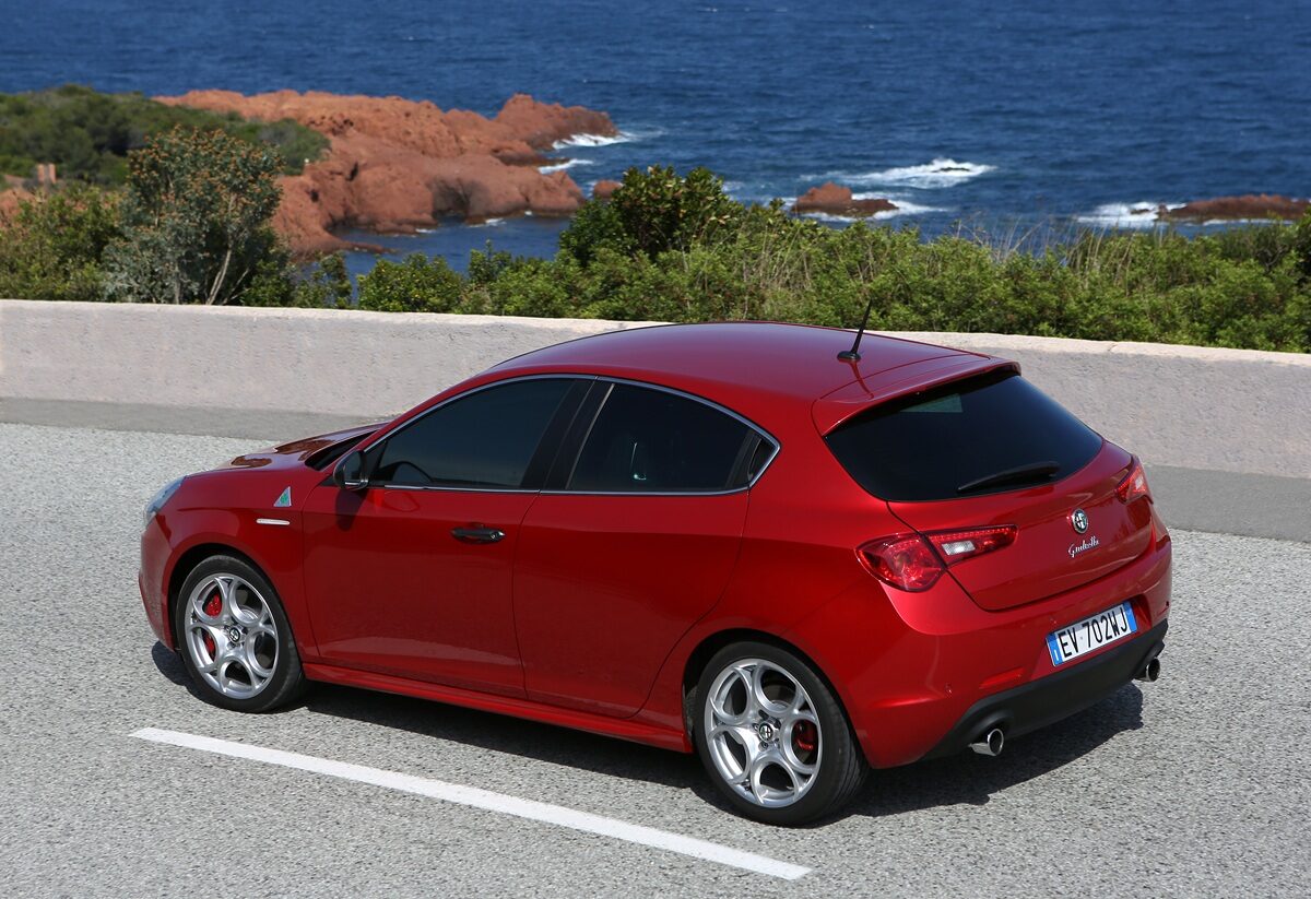 Alfa Romeo Giulietta Quadrifoglio 2010-2016