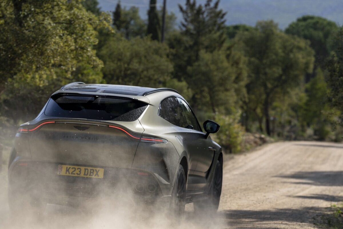 Aston Martin DBX 707