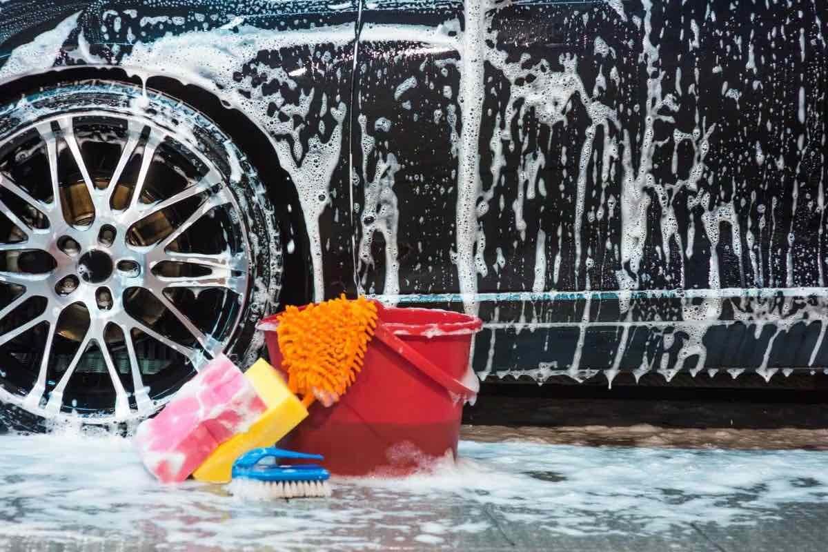 Je auto wassen en schoonhouden doe je zo