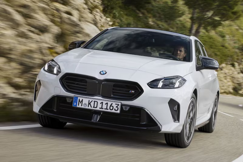 bmw-1-serie-2024-wit-vooraanzicht