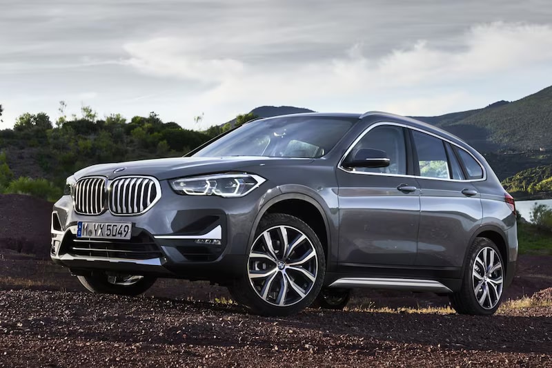 bmw-x1-2021-grijs-zijaanzicht
