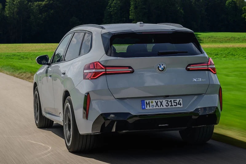 bmw-x3-xdrive-2024-grijs-achteraanzicht