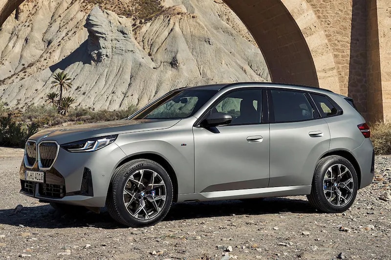 bmw-x3-xdrive-2024-grijs-zijaanzicht