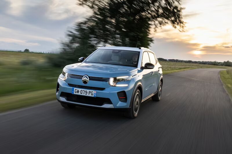 citroen-c3-2024-blauw-vooraanzicht