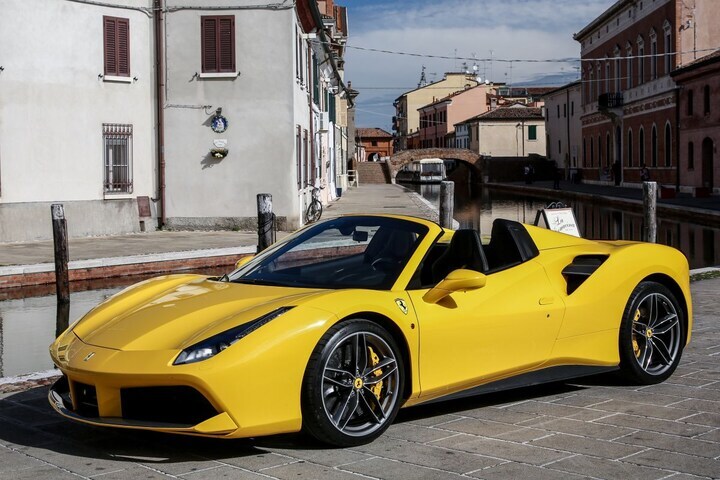 Afbeelding van een Ferrari 488