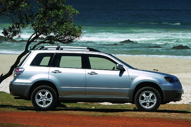 Modeleigenschappen Mitsubishi Outlander (2003-2006)