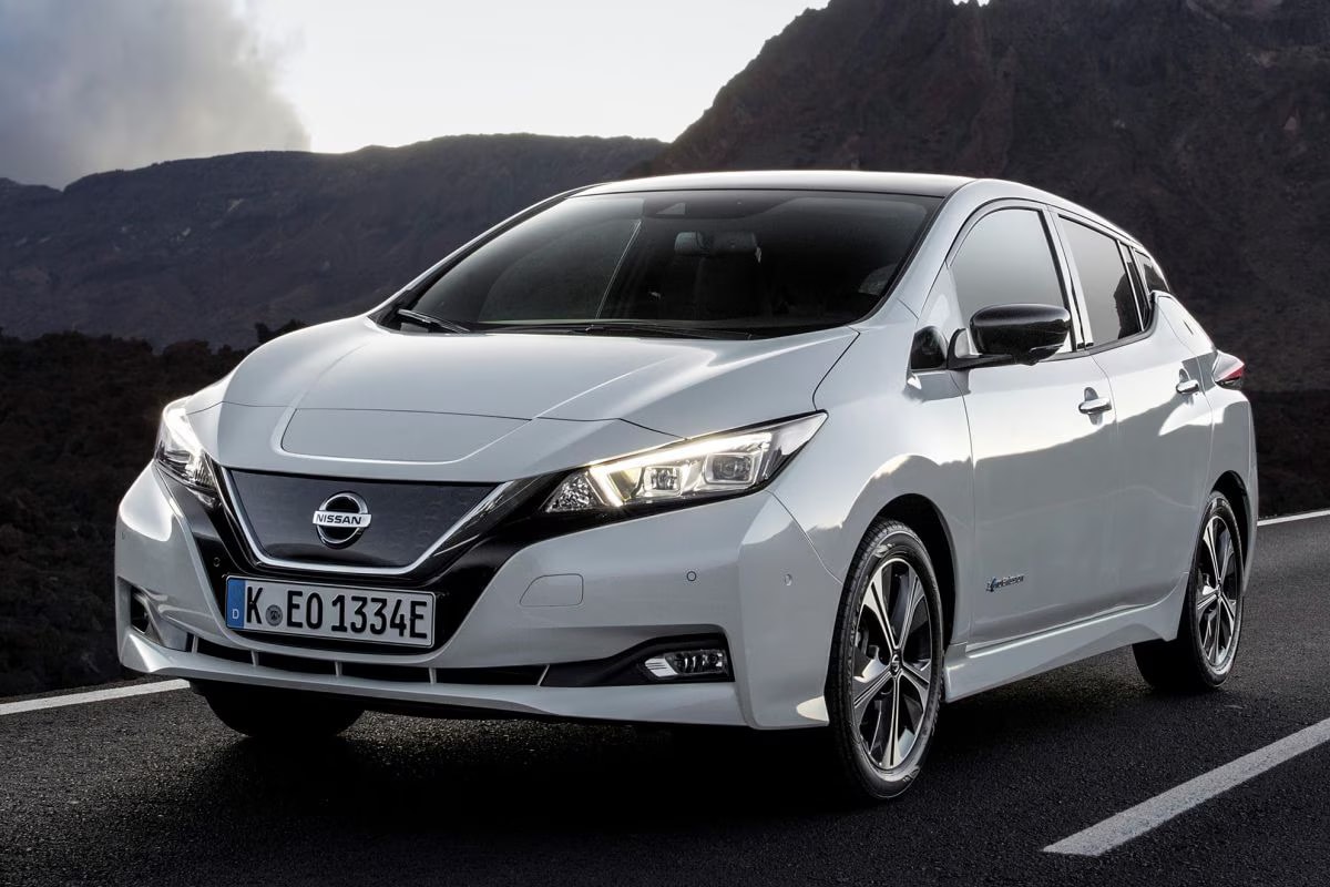 Nissan LEAF 2017 +