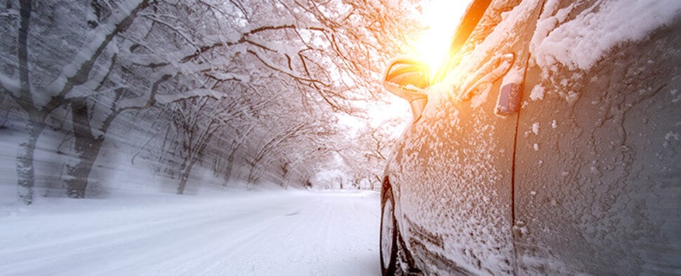 Hoe moet je veilig rijden in de sneeuw?