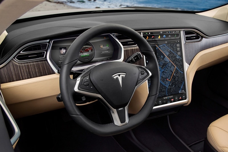 Tesla heeft eigen Stores en Superchargers