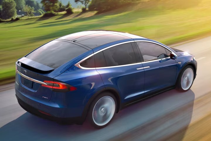 Tesla Model X (2016-heden)