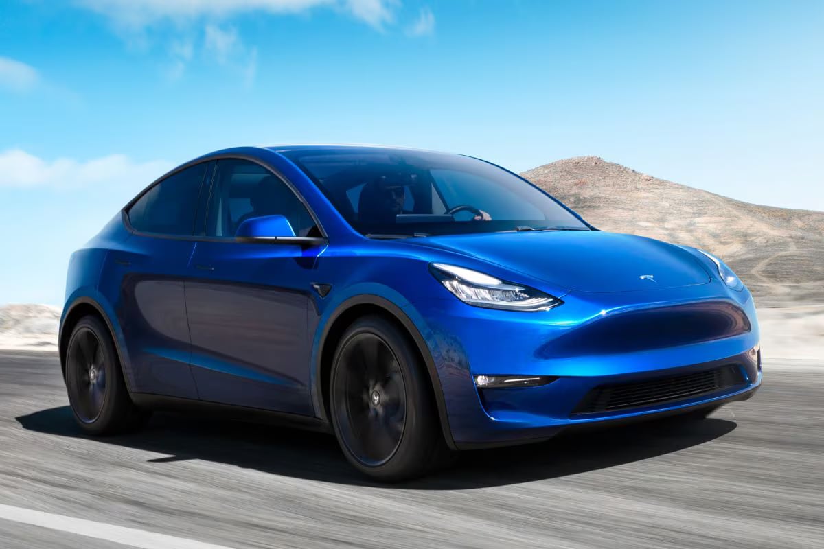 Tesla Model Y - 700 mm