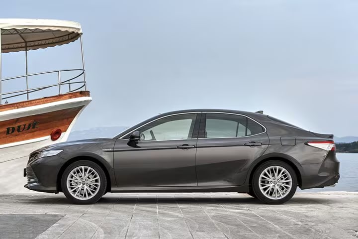 Toyota Camry (2019 - 2023)